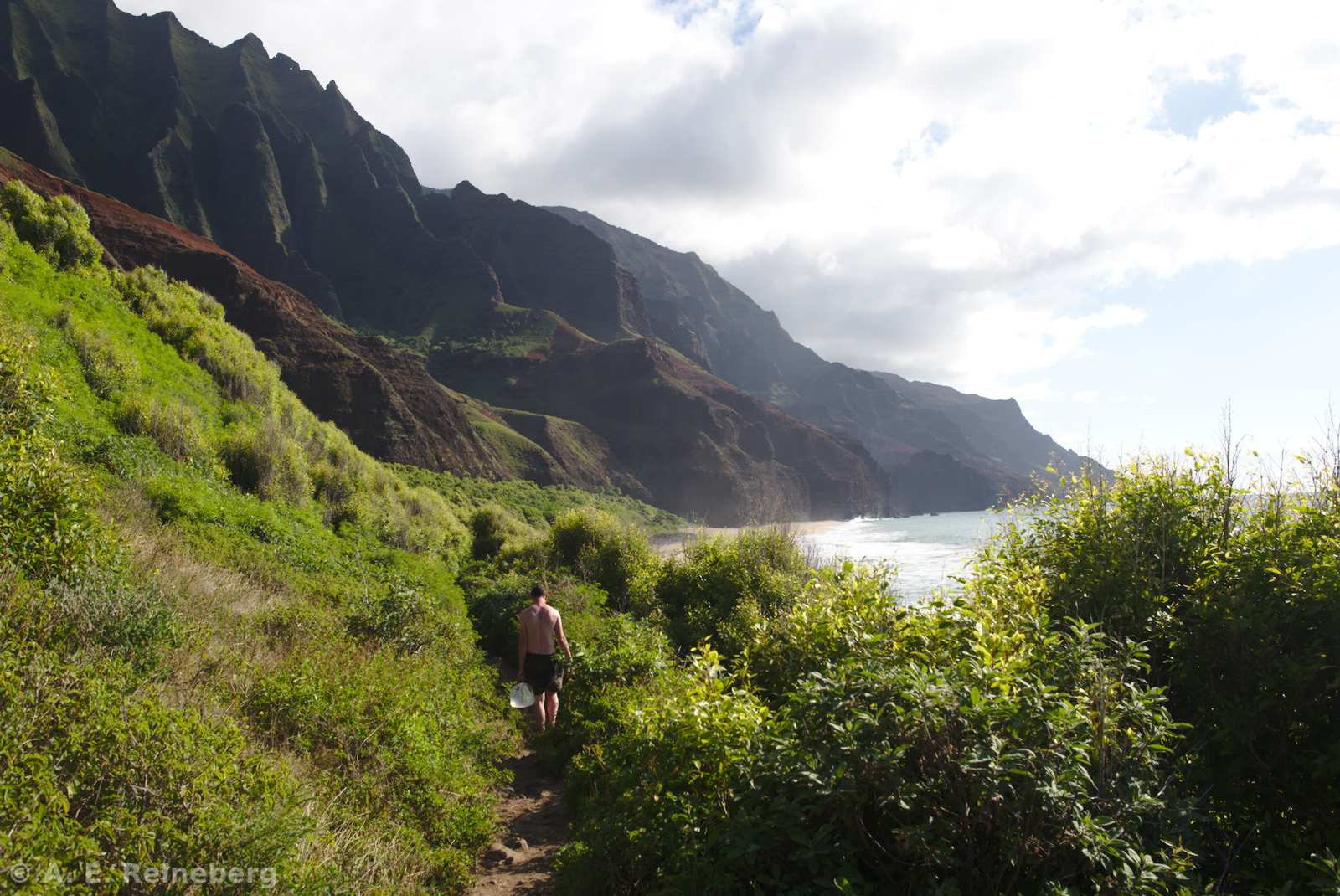 Backpacking the kalalau traiil